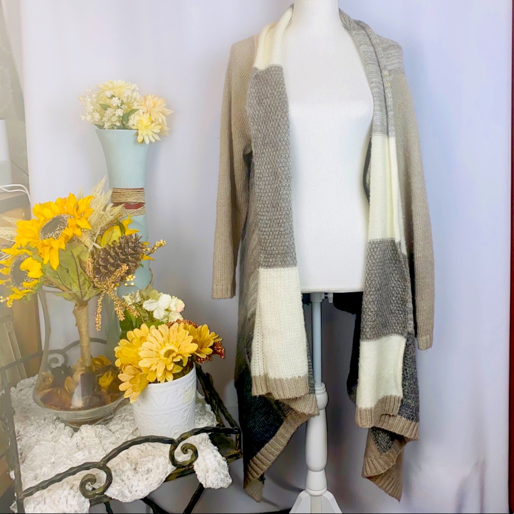 Chico’s Size 3 Open Cardigan